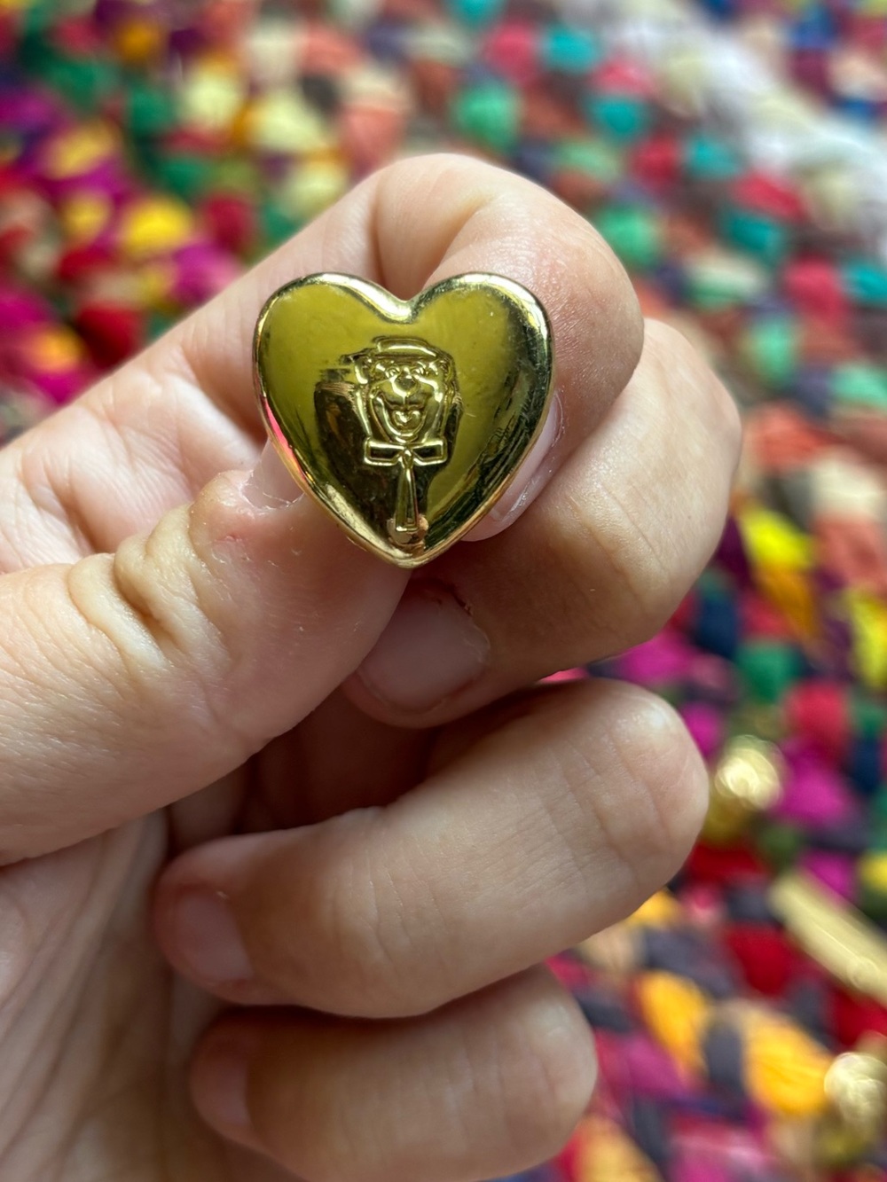 VARIETY 2010 GOLD YOGI BEAR PIN